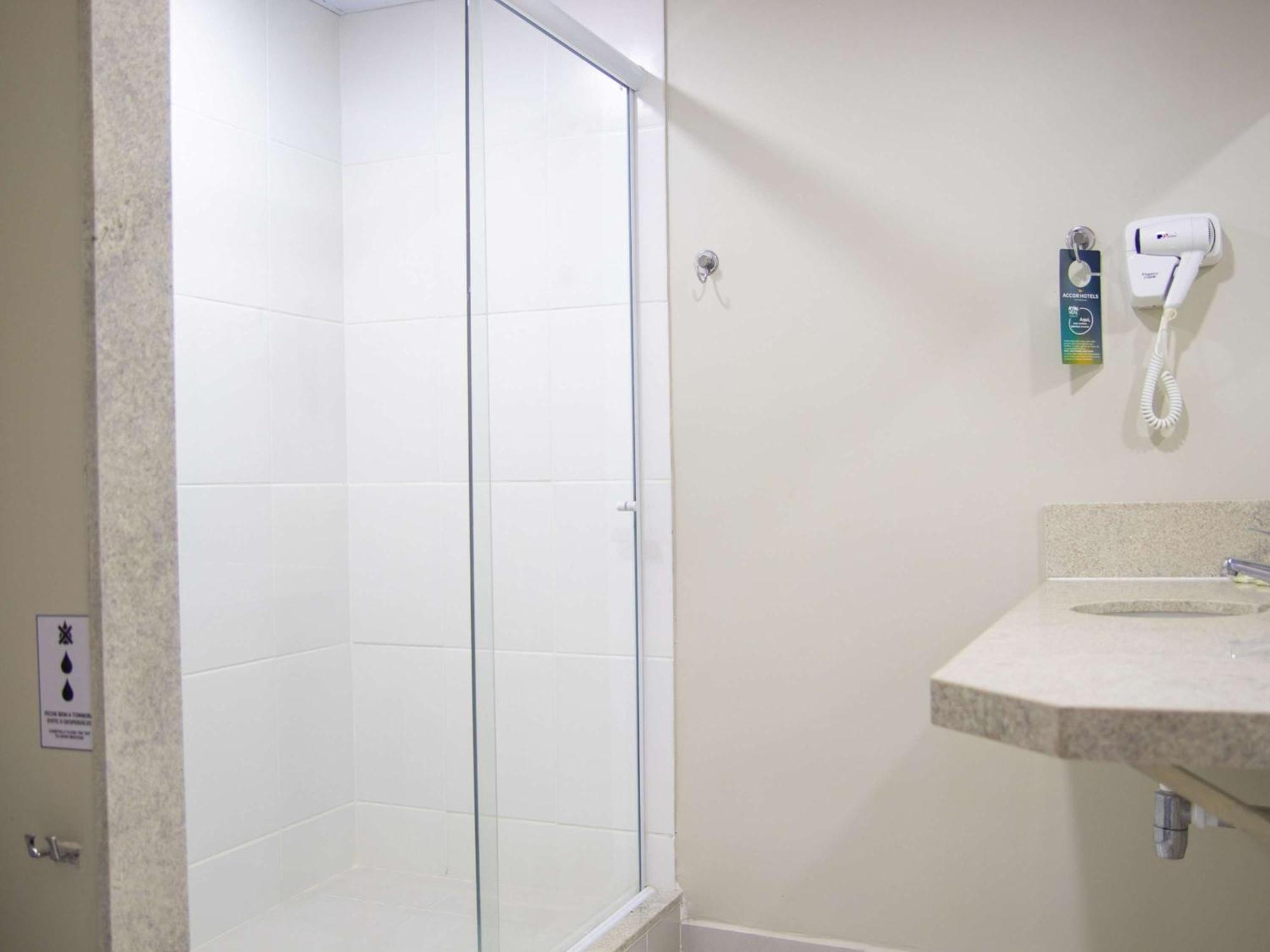 Ibis Styles Tres Rios Hotell Exteriör bild