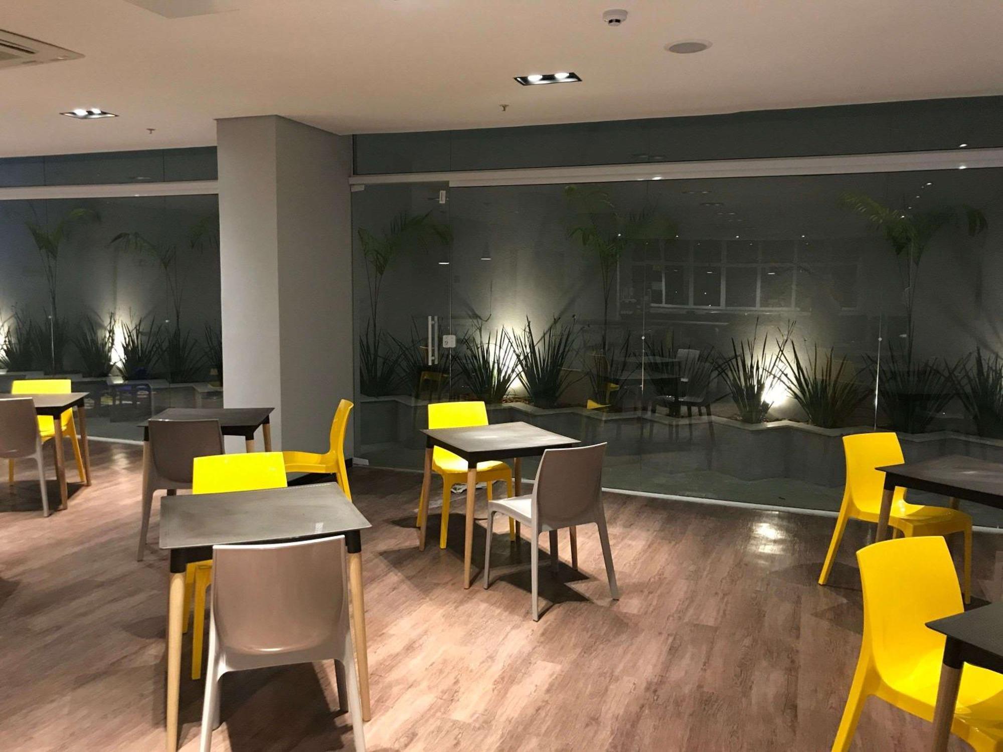 Ibis Styles Tres Rios Hotell Exteriör bild